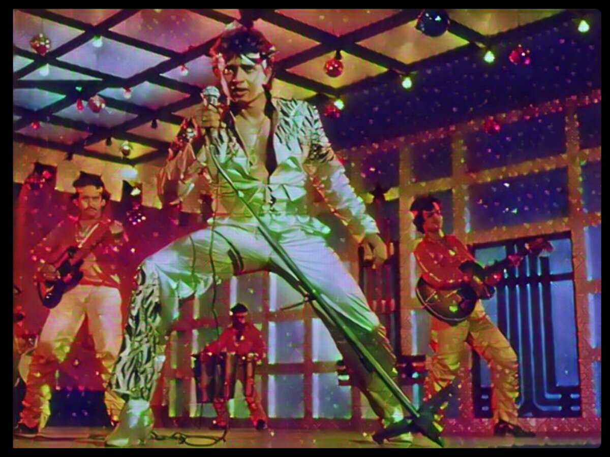 Песни из кинофильма танцор. Митхун Чакраборти танцор диско. Митхун Чакраборти 1982.